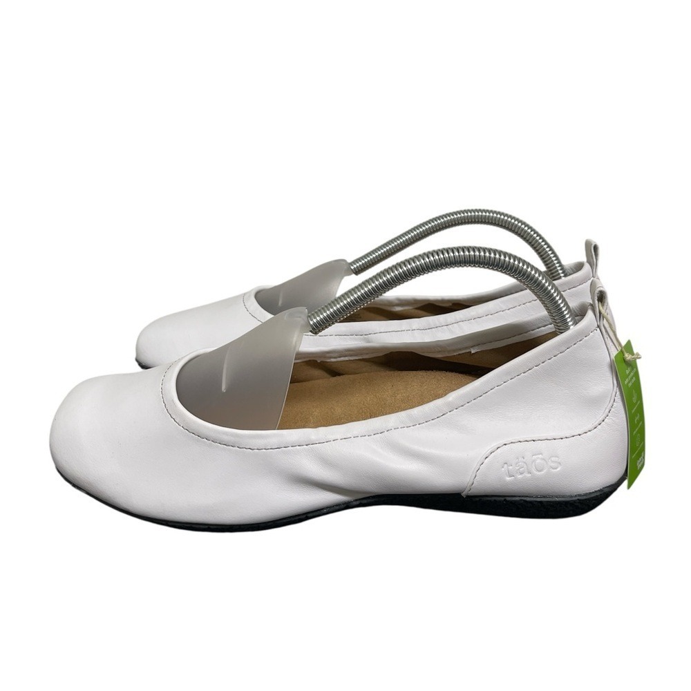 NEW TAOS Chit Chat White Shoes Size 10 - Picture 8 of 12
